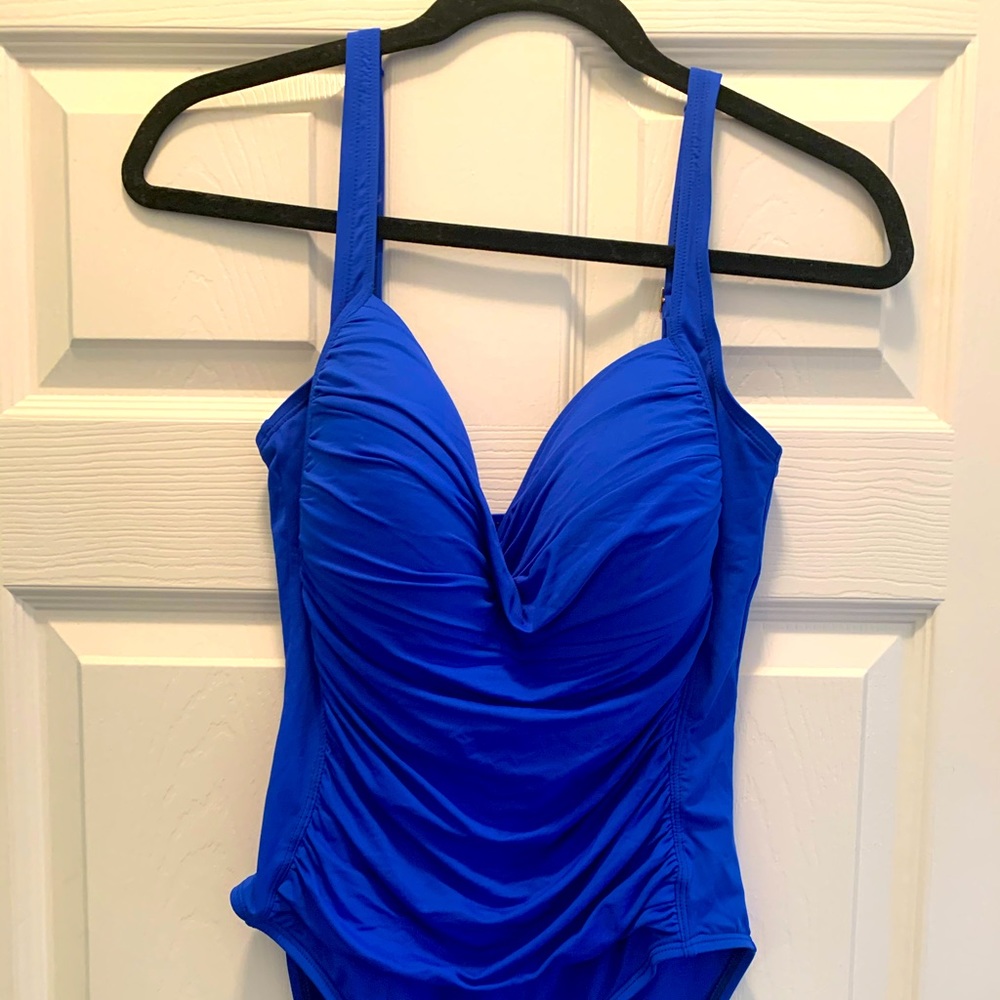 La Blanca swim suit .great used condition .